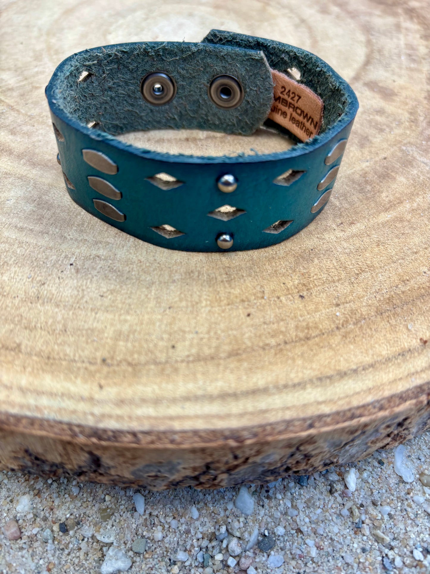 Leren armband Petrol met zilver kleurige studs