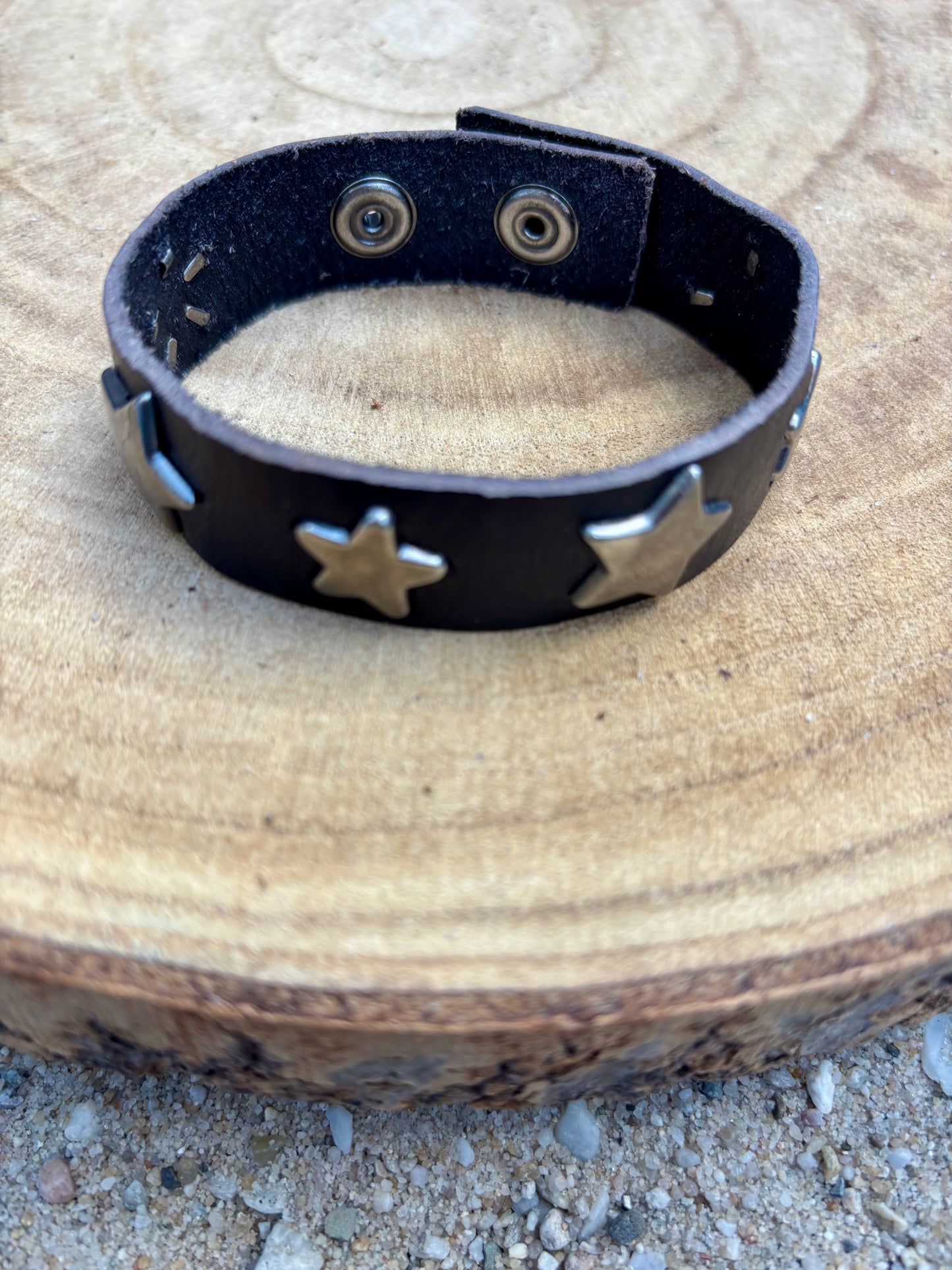 Leren armbanden diverse soorten 23 cm met druk sluiting
