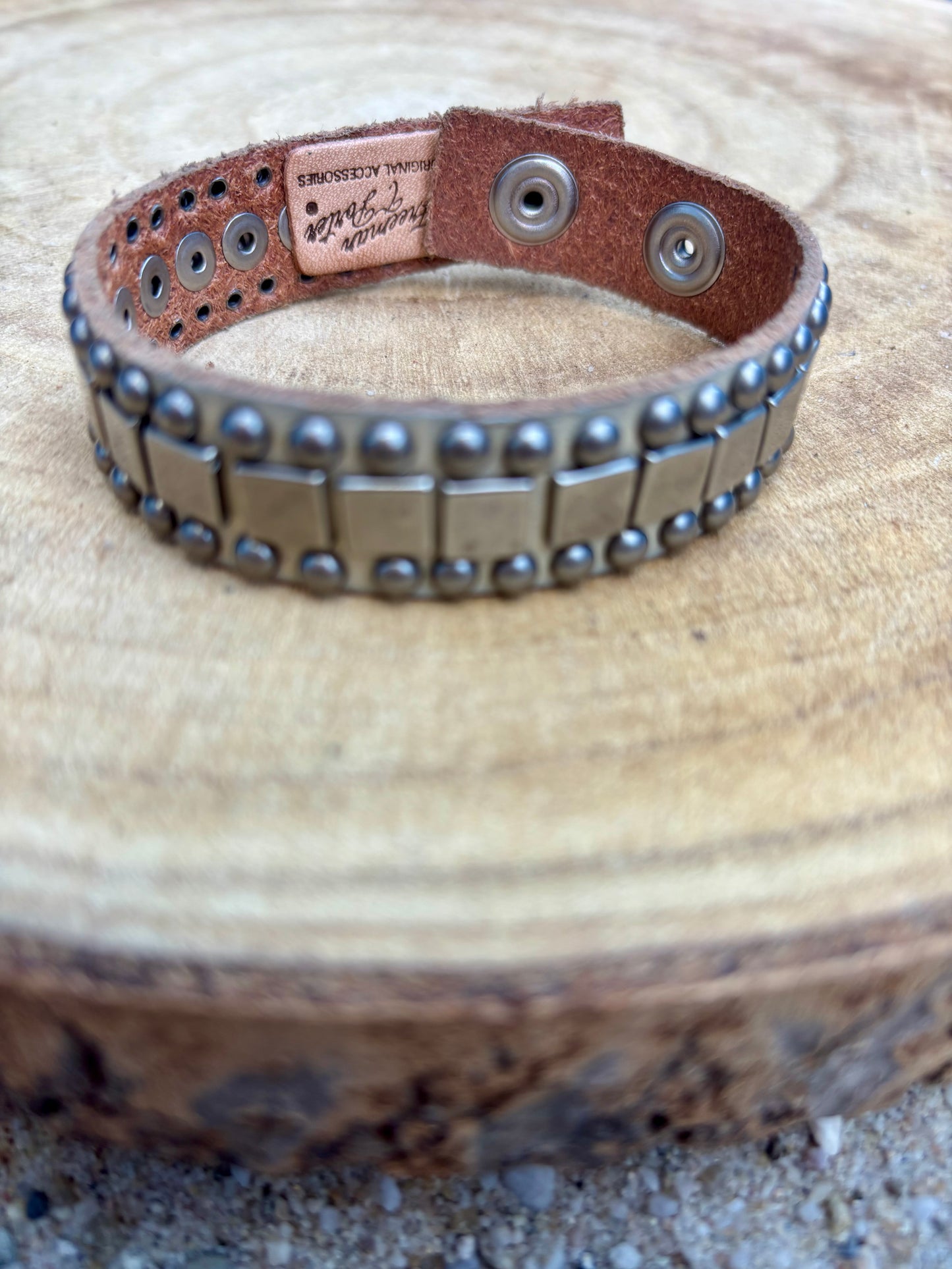 Leren armbanden diverse soorten 23 cm met druk sluiting
