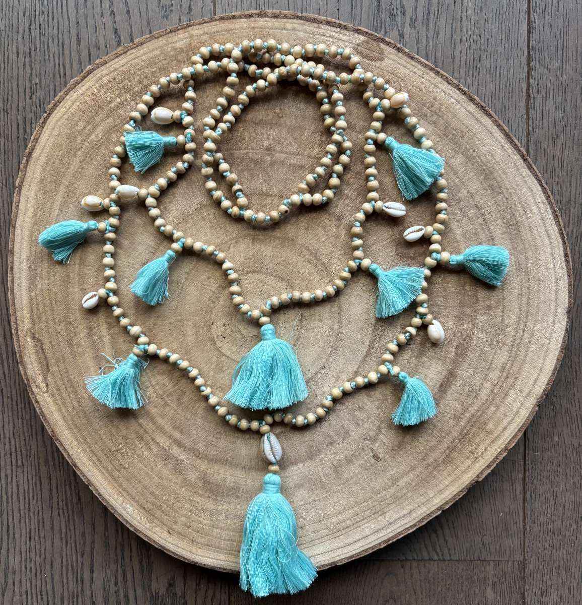 Dames ketting Dubbel Naturel kraal met Zeeblauw kwastjes - SEsonique