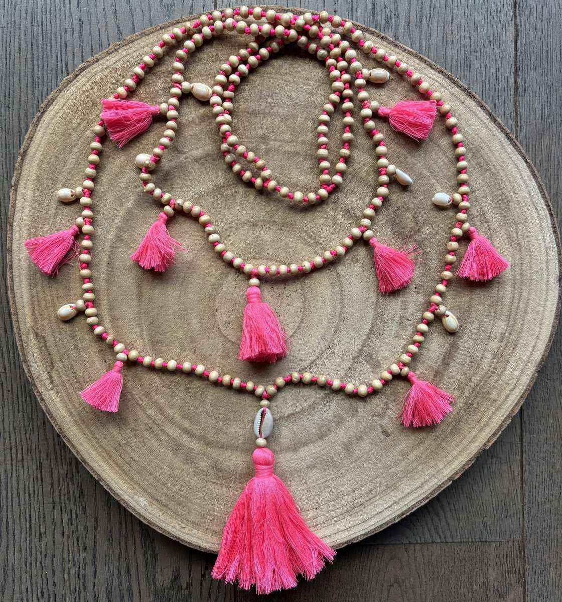 Dames ketting Dubbel Naturel kralen met fuchsia roze kwastjes - SEsonique