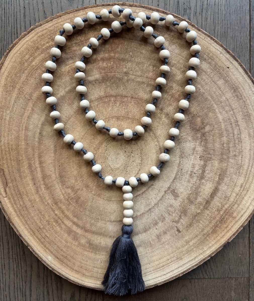 Damesketting met grijze kwast - SEsonique